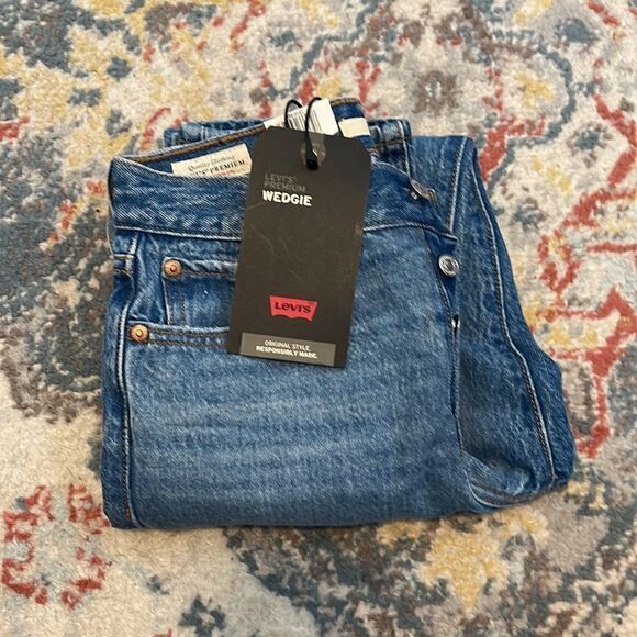 Levi’s Wedgie Icon High-Rise Ripped Icon Jeans Medium Wash Athens Asleep Size 24 - Picture 11 of 11